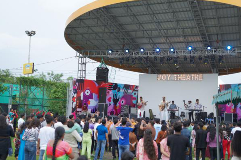 Live band performance at Joy Theatre for the corporate crowd
