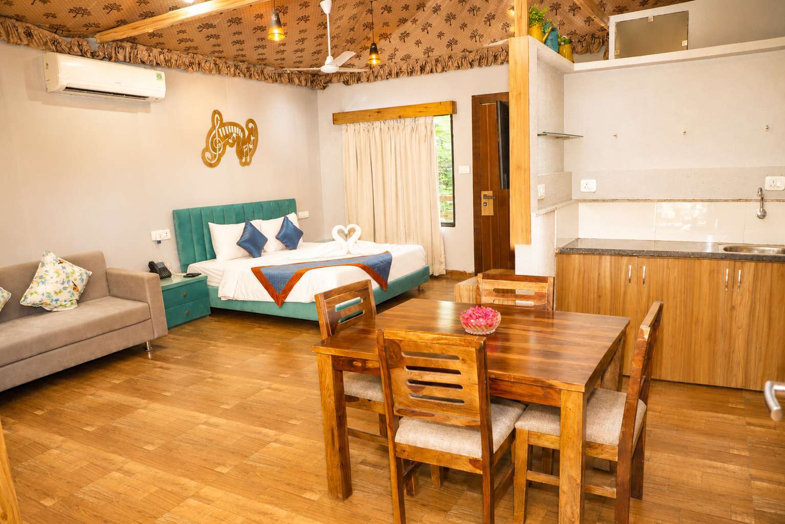 Family Cottage at Simcha Island
